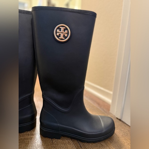 Tory Burch - Sarah Logo Knee High Rainboot - Black, size 9 - Picture 9 of 9